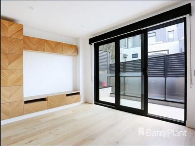 Modern Apartment Just Steps from Mordialloc's Vibrant Main Street