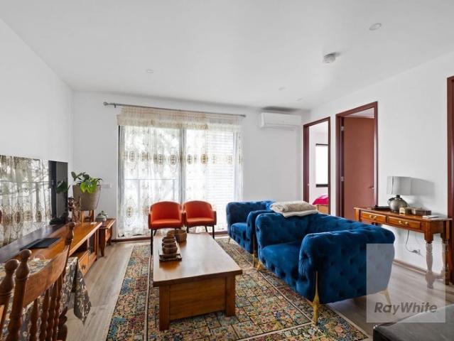 Modern Apartment Living with Lake Views in the Heart of Bundoora!