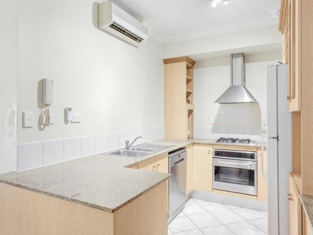 Modern Apartment Living in the Heart of Cairns North