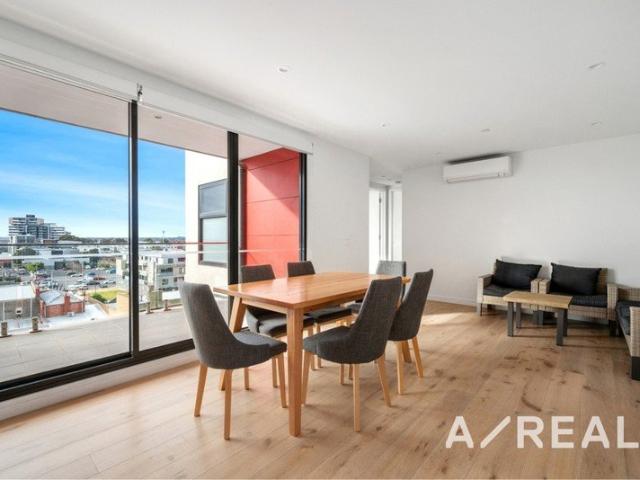 Modern Apartment Living in the Heart of Carnegie