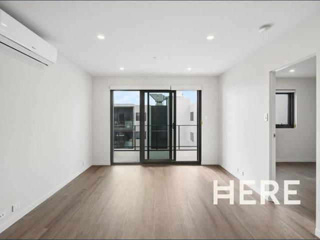 Brand New Modern Penthouse Apartment Living!