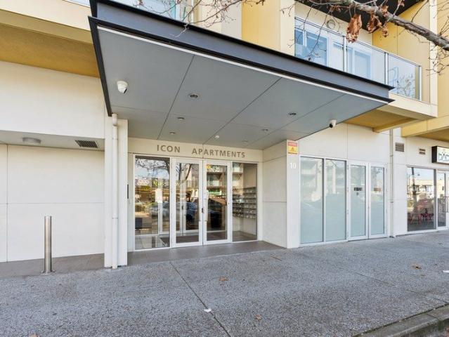 Modern Apartment Living in the Heart of Mawson Lakes