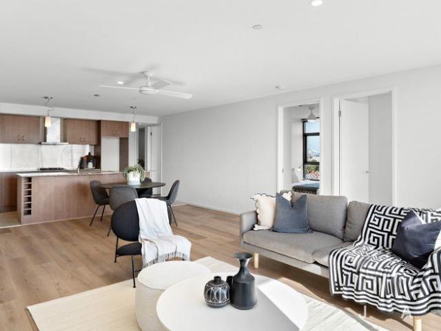 Modern Apartment Living In A Walk To Everything Location