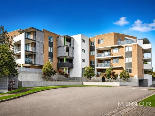 1 Bedroom + Study Apartment | Walk to Grove Square, Baulkham Hills