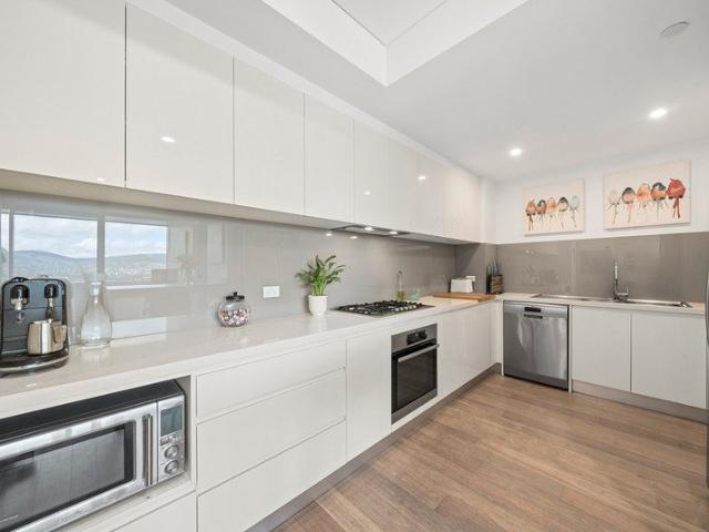 Modern Apartment Living in One of Wollongong's Best Locations