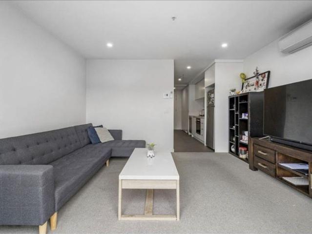 Modern Apartment Living Moments from West Footscray Station