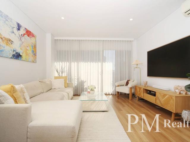 Modern Apartment Plus Study