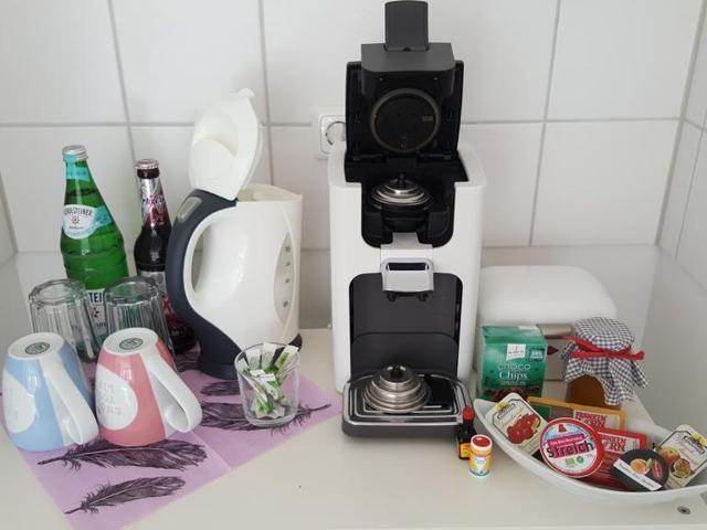 Modern apartment right next to the river!, Koln Amsterdam Apartments for Rent