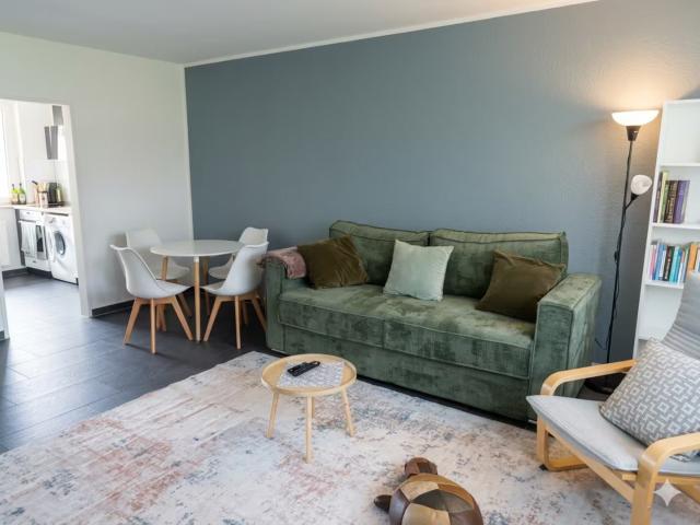 Modern Apartment | Sleeps 4, Parking