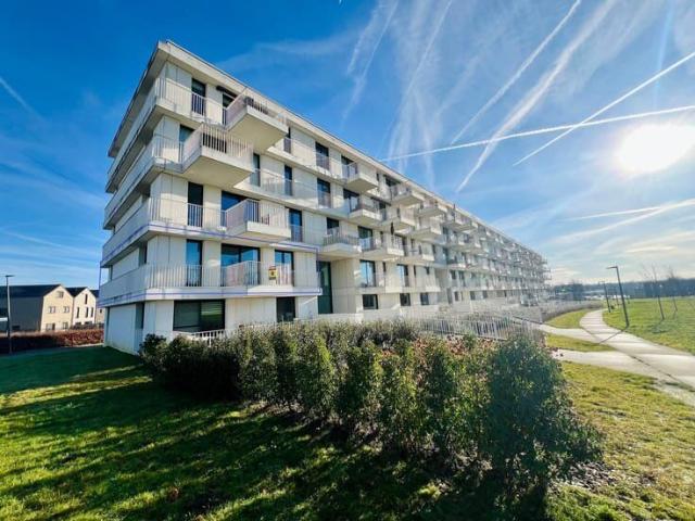 Modern apartment with 3 bedrooms, terrace and parking space