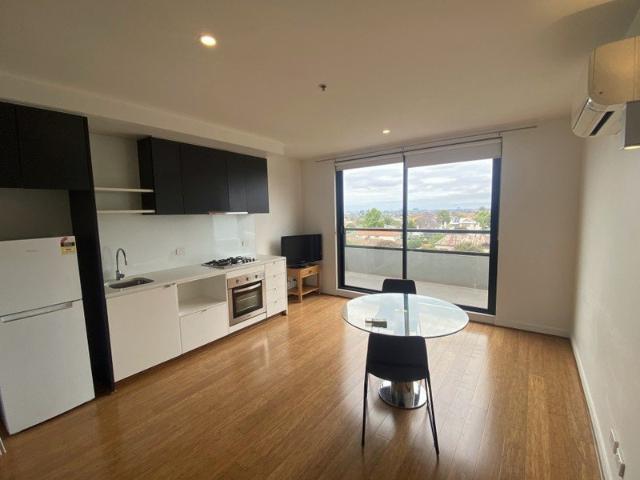 Modern Apartment with City Views!
