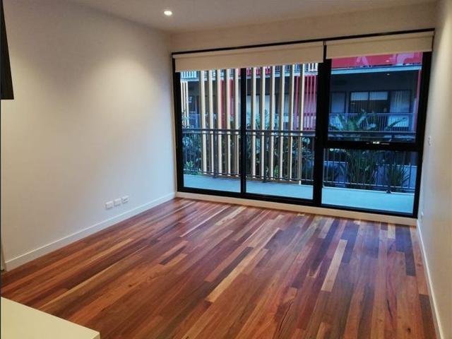 Modern Apartment with City Views and secure parking