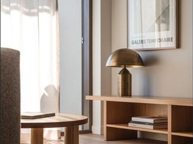 Modern Apartment with City Views – Fully Furnished & Centrally Located in the James St Precinct