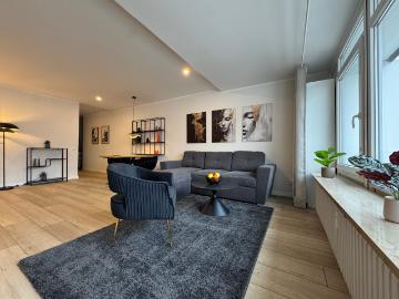 Modern apartment with a balcony in a prime location