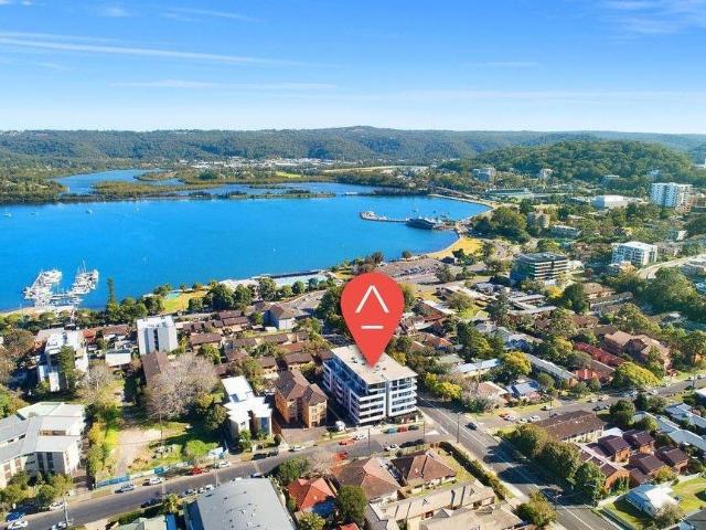 Modern Apartment with amazing views in Point Frederick