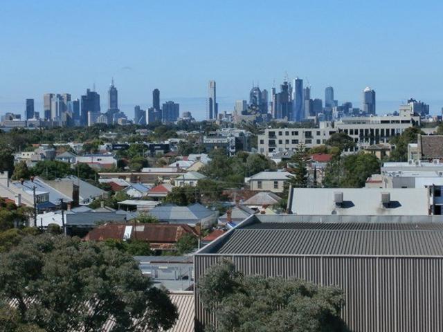 Modern Apartment with Amazing City Views in Brunswick