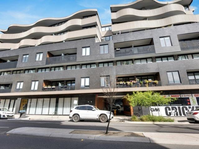 Modern Apartment with Bonus Flexi Room in the Heart of Preston
