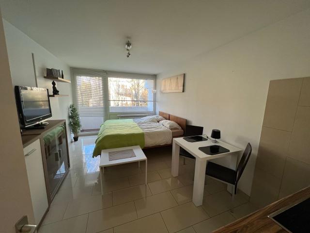 Modern apartment with balcony centrally located in Milbertshofen Schwabing Nord, Munchen Amsterdam Apartments for Rent