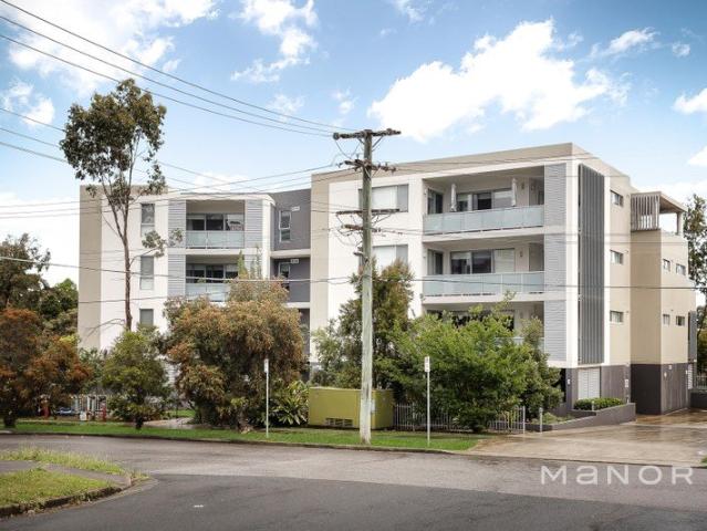 Modern Apartment with Balcony, Ensuite & Secure Parking!