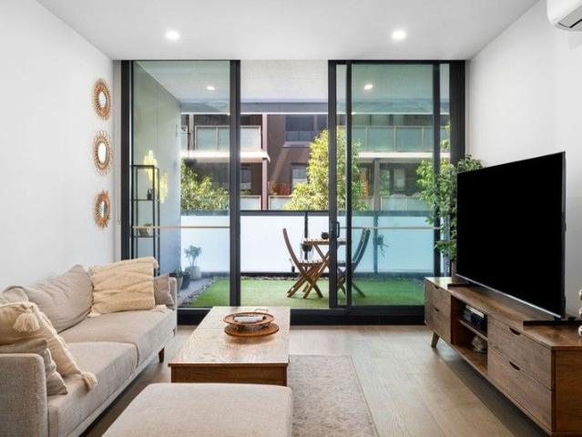 Modern Apartment with Generous Balcony Living