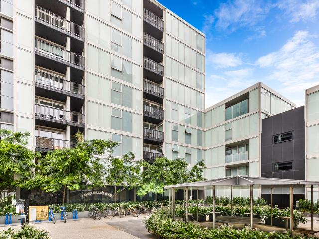 Modern Apartment With Everything At Your Doorstep