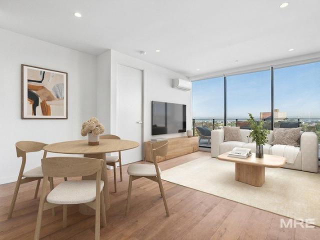 Modern apartment with huge balcony and panoramic views