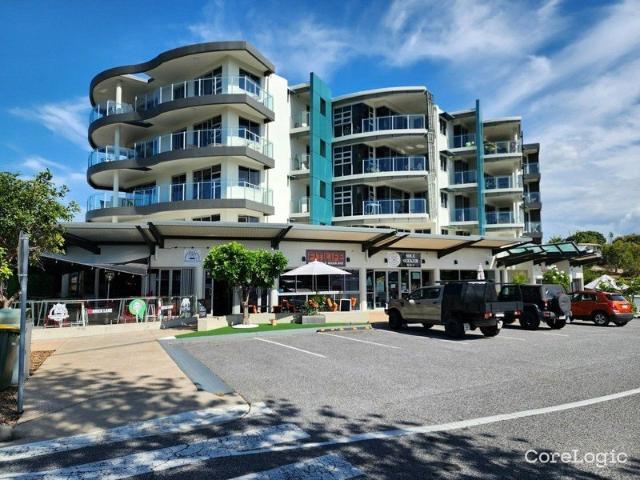 MODERN APARTMENT WITH OCEAN VIEWS & GREAT LOCATION