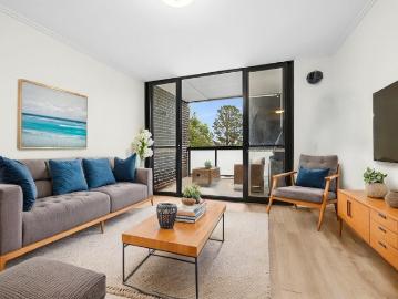 Modern Apartment with Separate Study and Entertaining Balcony