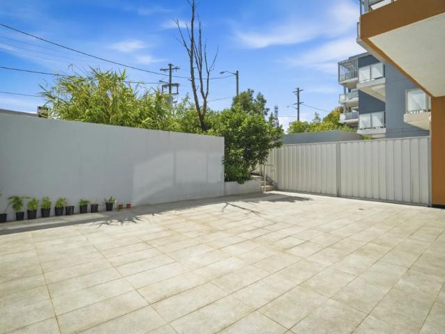 Modern Apartment with Spacious Courtyard in a Prime Carlingford Location
