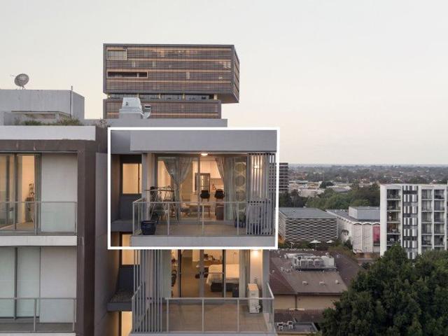 Modern Apartment with Spacious Balcony and City Views