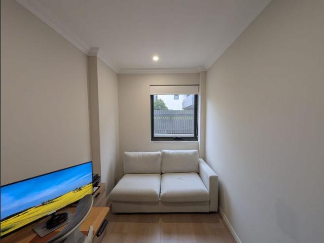 Modern Apartment with Study