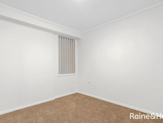 Modern Apartment with Study in Convenient Rouse Hill Location