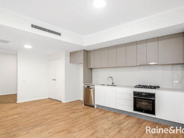 Modern Apartment with Study in Convenient Rouse Hill Location