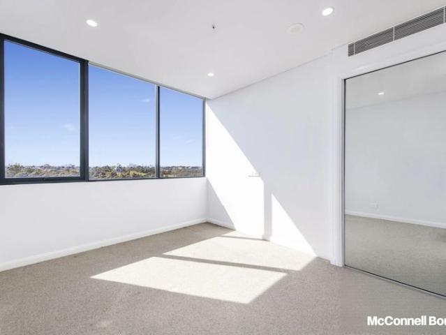 Modern One Bedroom Apartment with Gym & Swimming Pool in a Highly Convenient Location