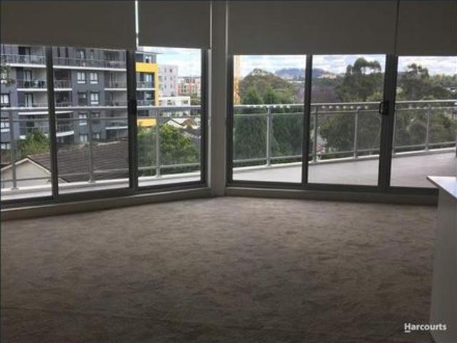 Modern Apartment with Study & Premium Finishes.