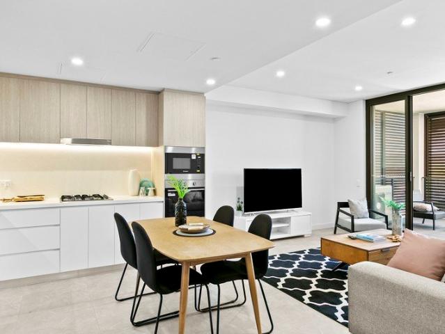 Modern Apartment with Stunning Area Views