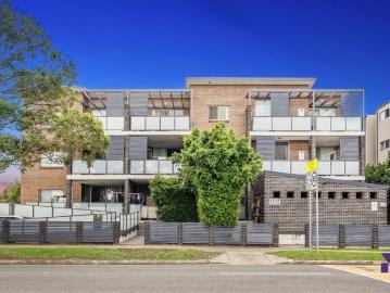 Modern apartment with strong investment appeal and elevated outlooks