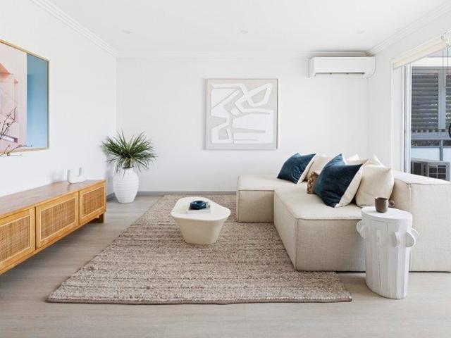 Modern apartment with sunny north facing balcony