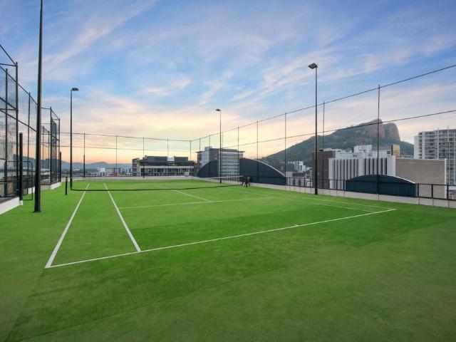 Modern Apartment with Pool, Gym and Tennis Court