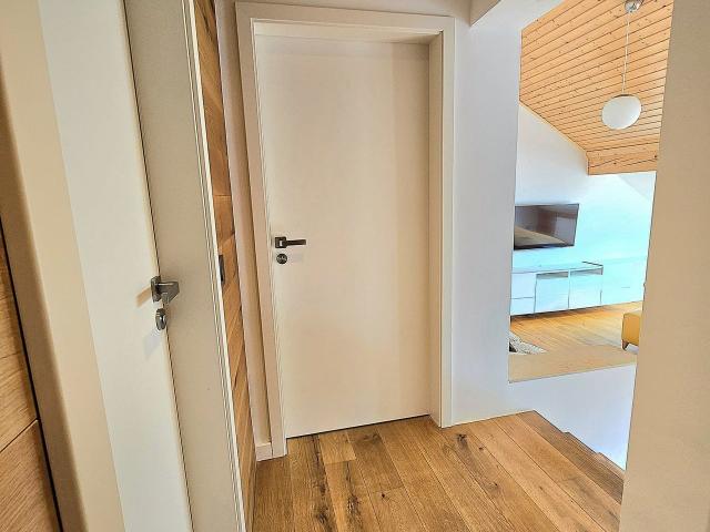Modern apartment with parking space, balcony, washer dryer perfect for commuters in Waltersleben, Erfurt Amsterdam Apartments for Rent