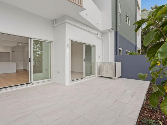 Modern Apartment with Private Terrace