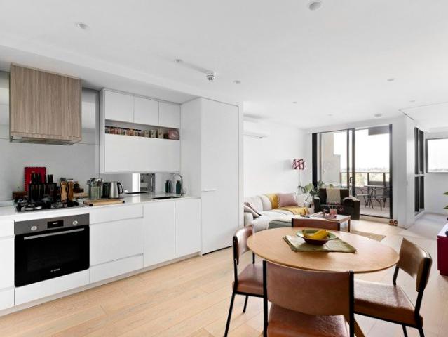 Modern Apartment with Rooftop Lifestyle Appeal