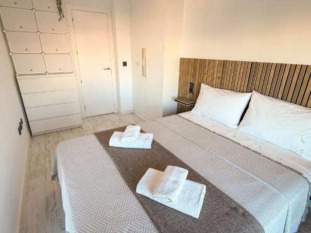 Modern Apartment with Terrace & Pool in Calpe