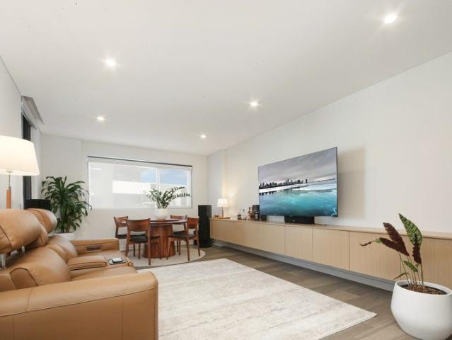 Modern Apartment With Two Car Spaces