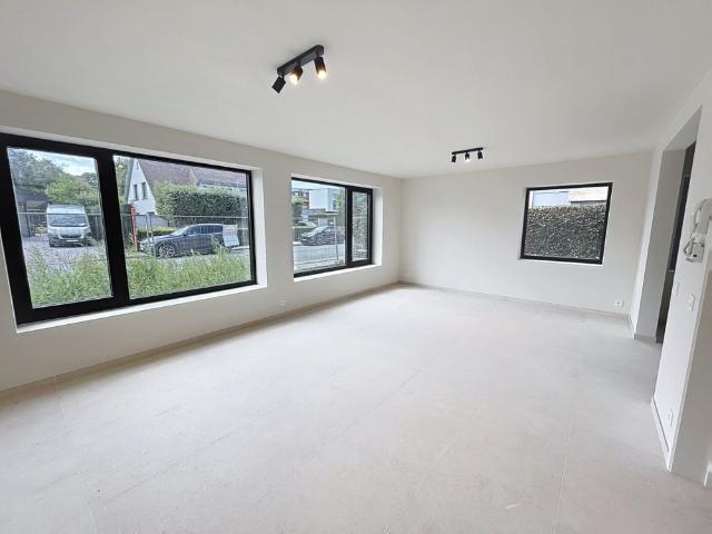 Modern appartement in het centrum van Tielt met garage