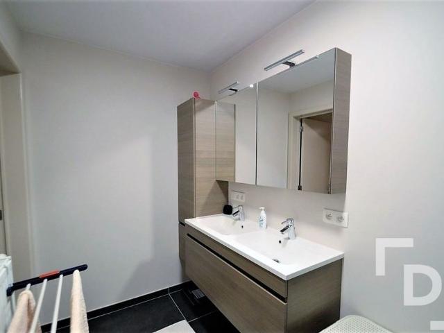 Modern appartement met groot terras en autostaanplaats