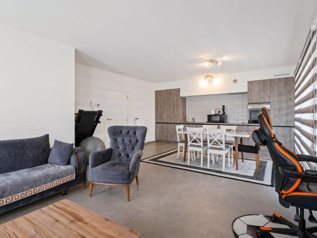 Modern appartement met terras in een doodlopende straat