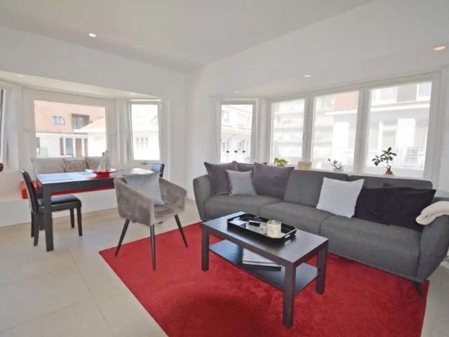 Modern appartement met 2 slaapkamers op wandelafstand van het strand