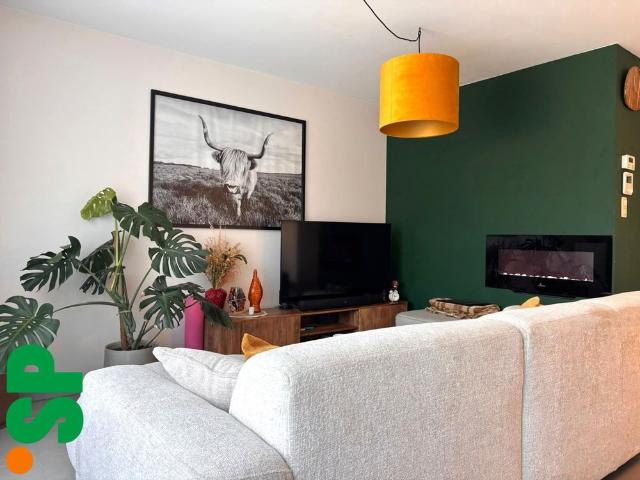 Modern appartement met 2 slaapkamers, terras, garage en autostaanplaats