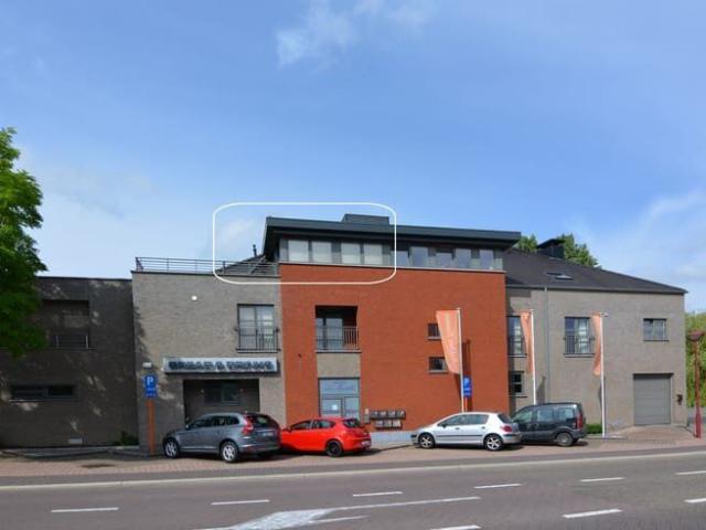 Modern appartement met 2 slpks, balkon en parking